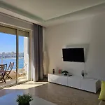 Appartement Two Bedroom With Sea View 021