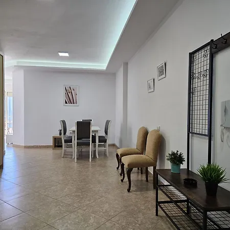 Two Bedroom With Sea View 021 شقة *