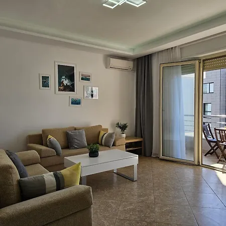 Two Bedroom With Sea View 021 شقة *