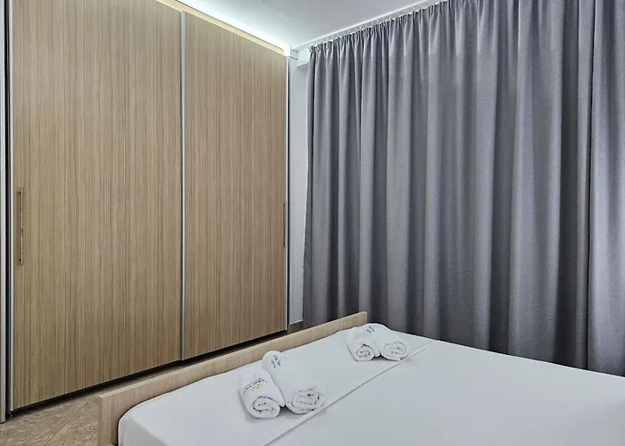 דירה Two Bedroom With Sea View 021 סרנדה