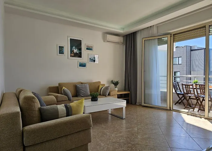 Two Bedroom With Sea View 021 דירה סרנדה