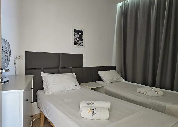 Two Bedroom With Sea View 021 סרנדה